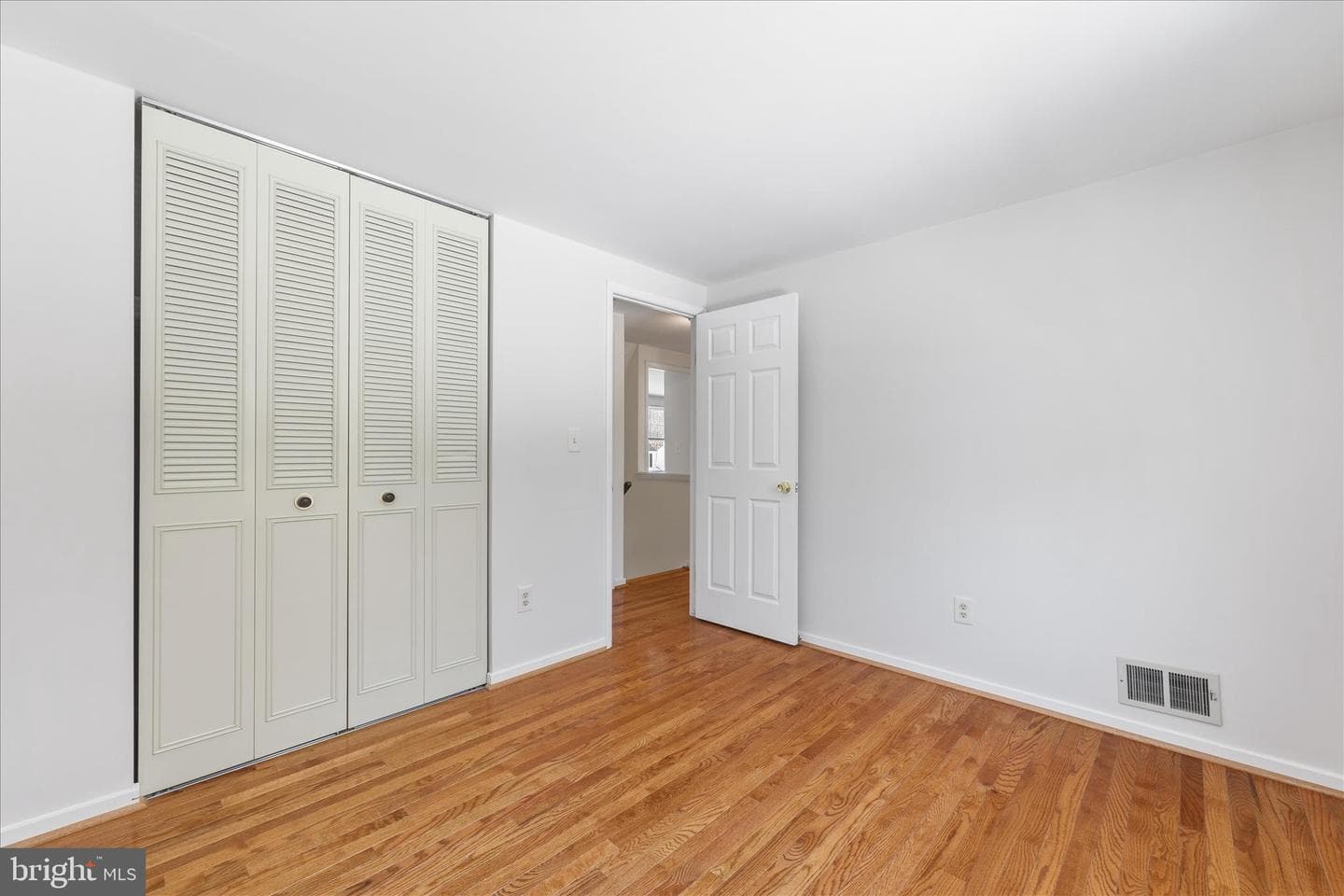 785 Macsherry Drive photo 25