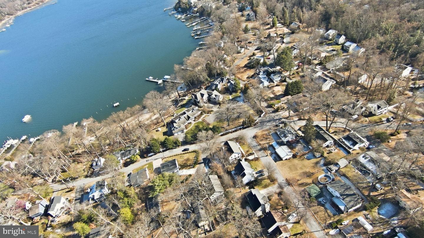 764 N Riverside Drive photo 80