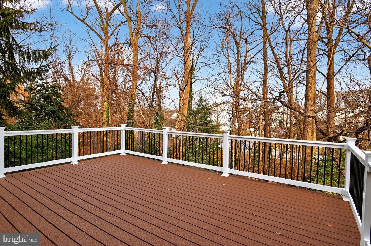 592 Quaker Ridge Court photo 32