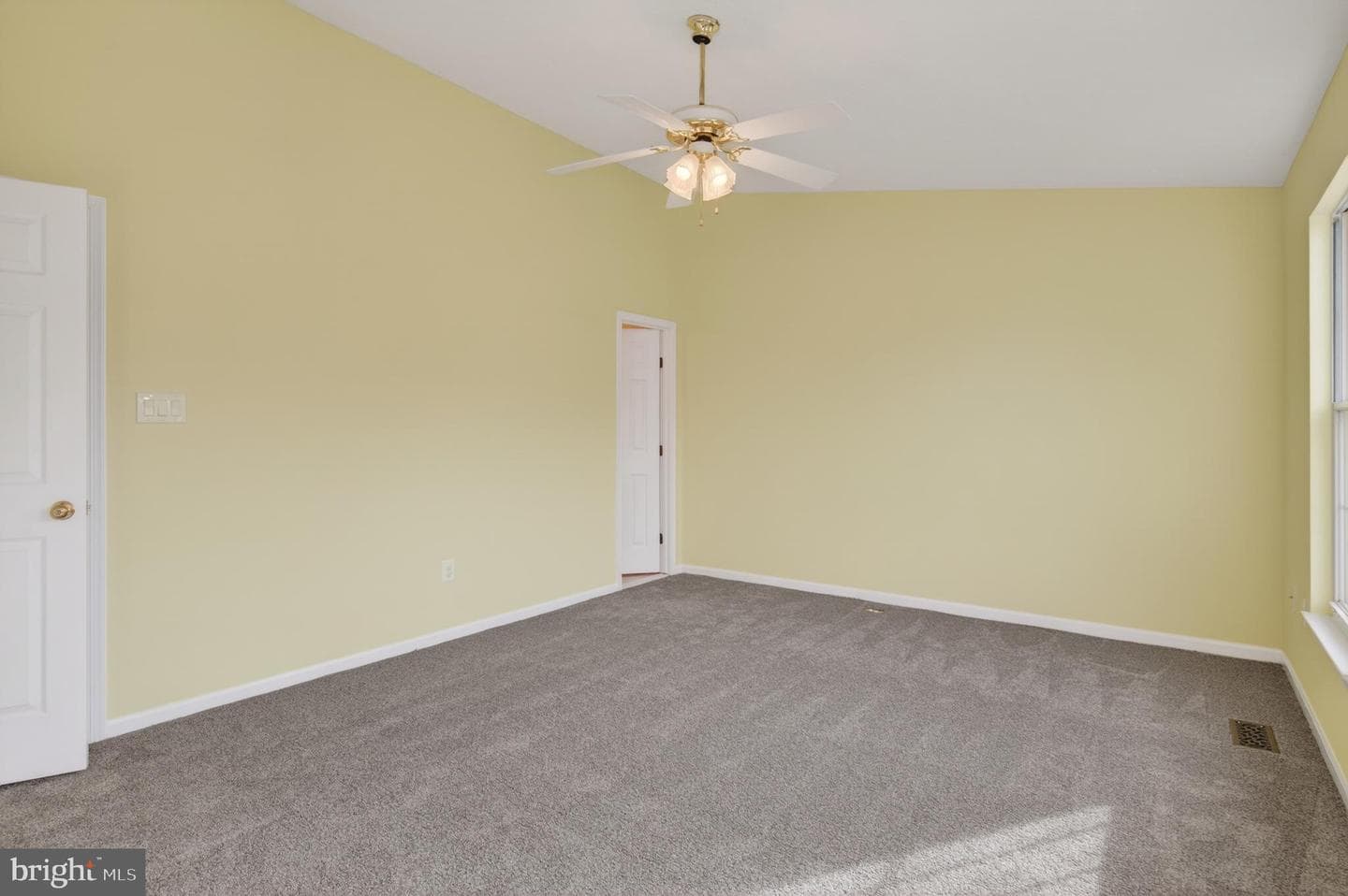 592 Quaker Ridge Court photo 44