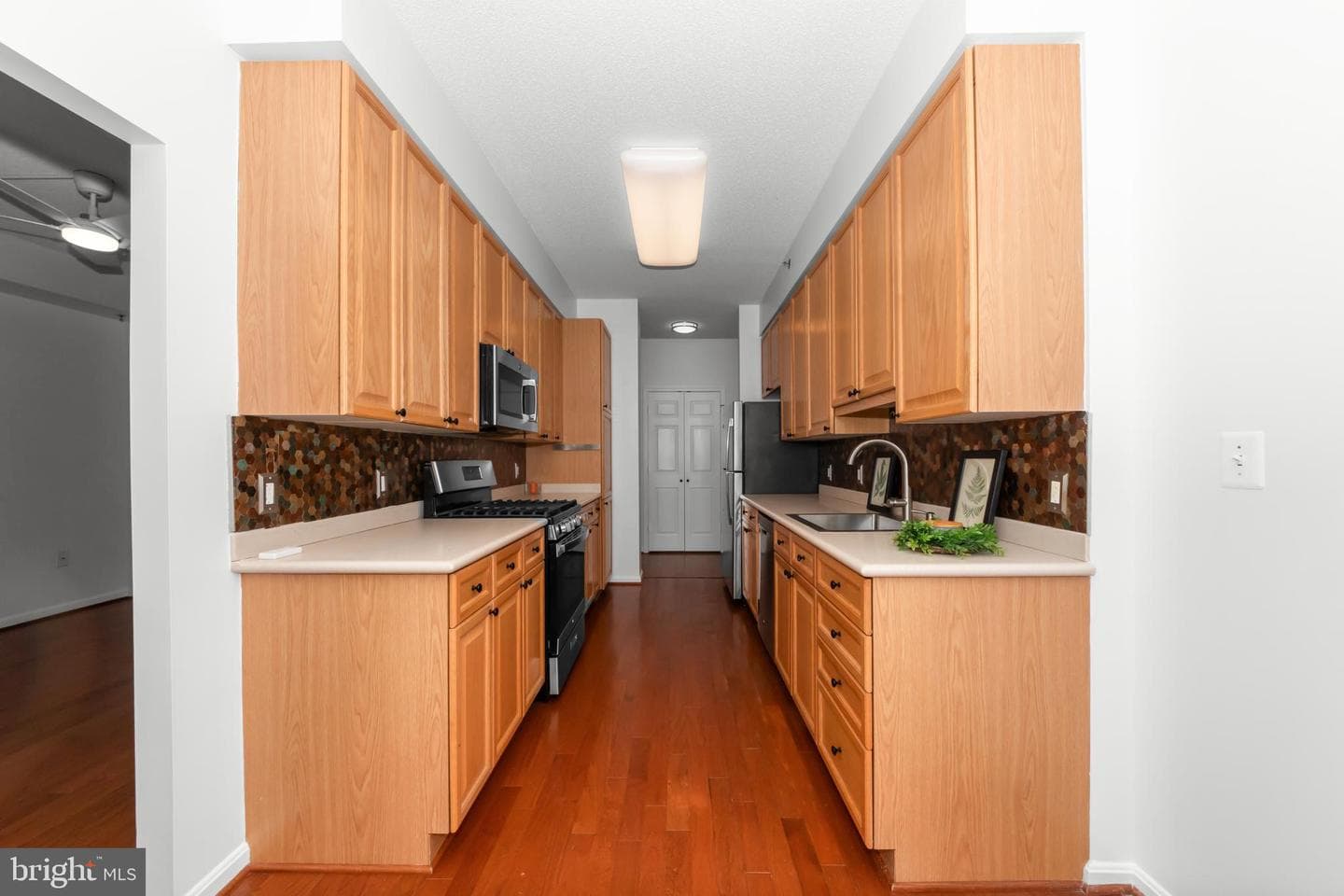 940 Astern Way #102a photo 9