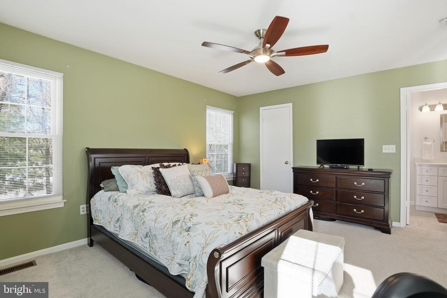 954 Breakwater Drive photo 13