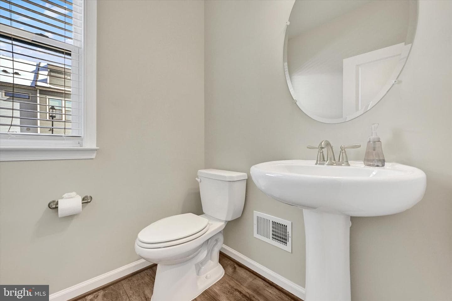 219 Oakpine Drive photo 24