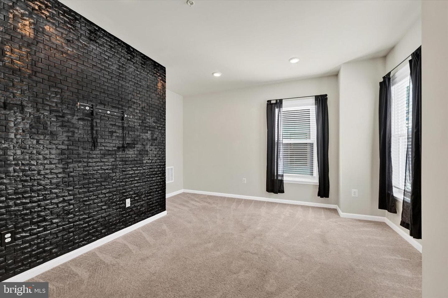 219 Oakpine Drive photo 8