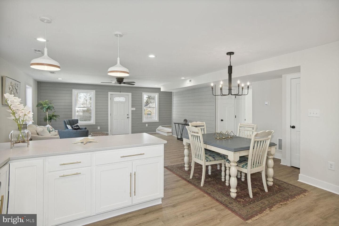 8012 Catherine Avenue photo 4