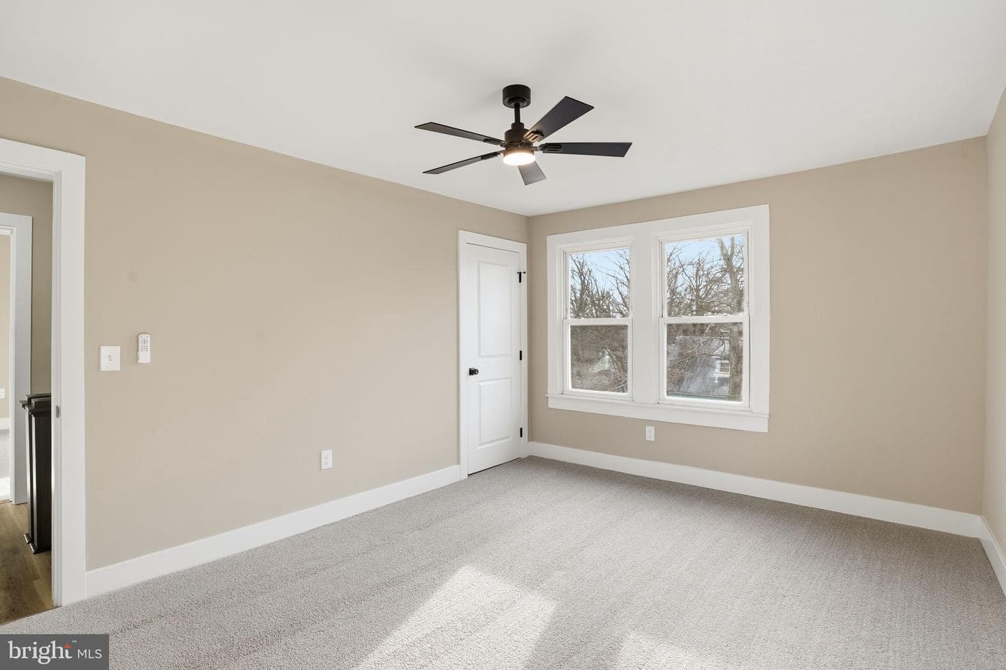 105 Maple Avenue photo 16