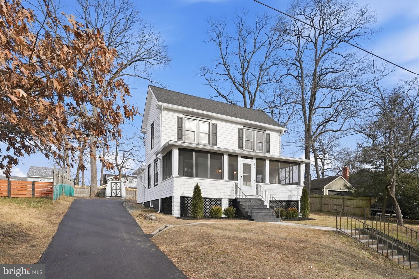 105 Maple Avenue photo 2