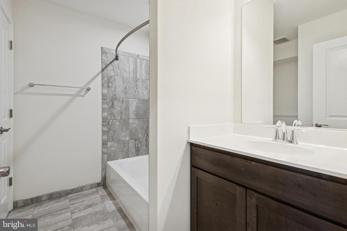 7831 Wolf Run Lane photo 23
