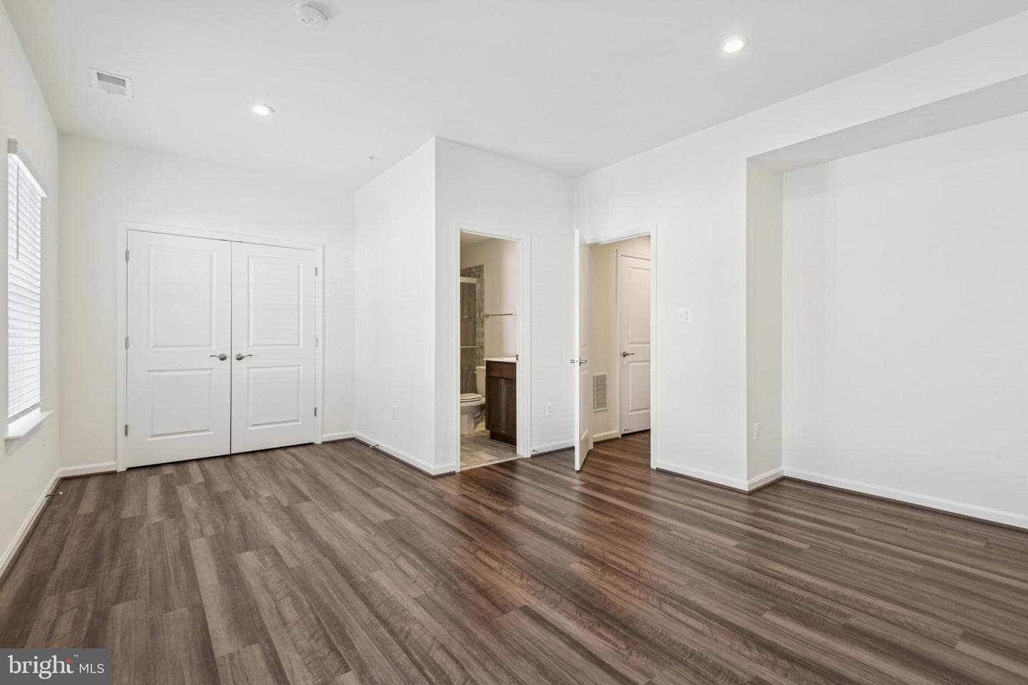 7831 Wolf Run Lane photo 29