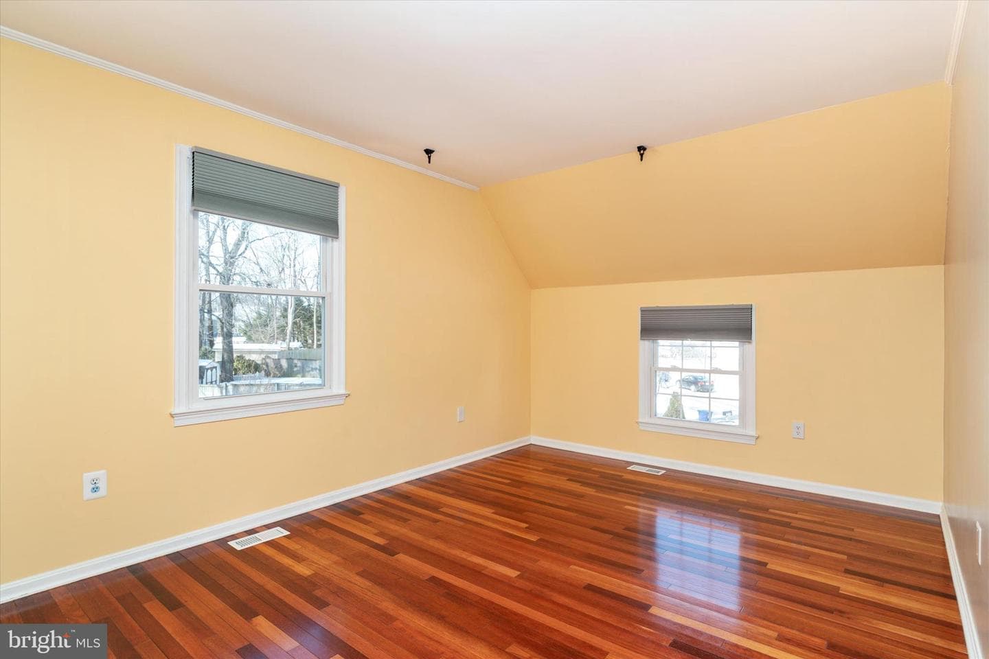 1040 Hyde Park Drive photo 17