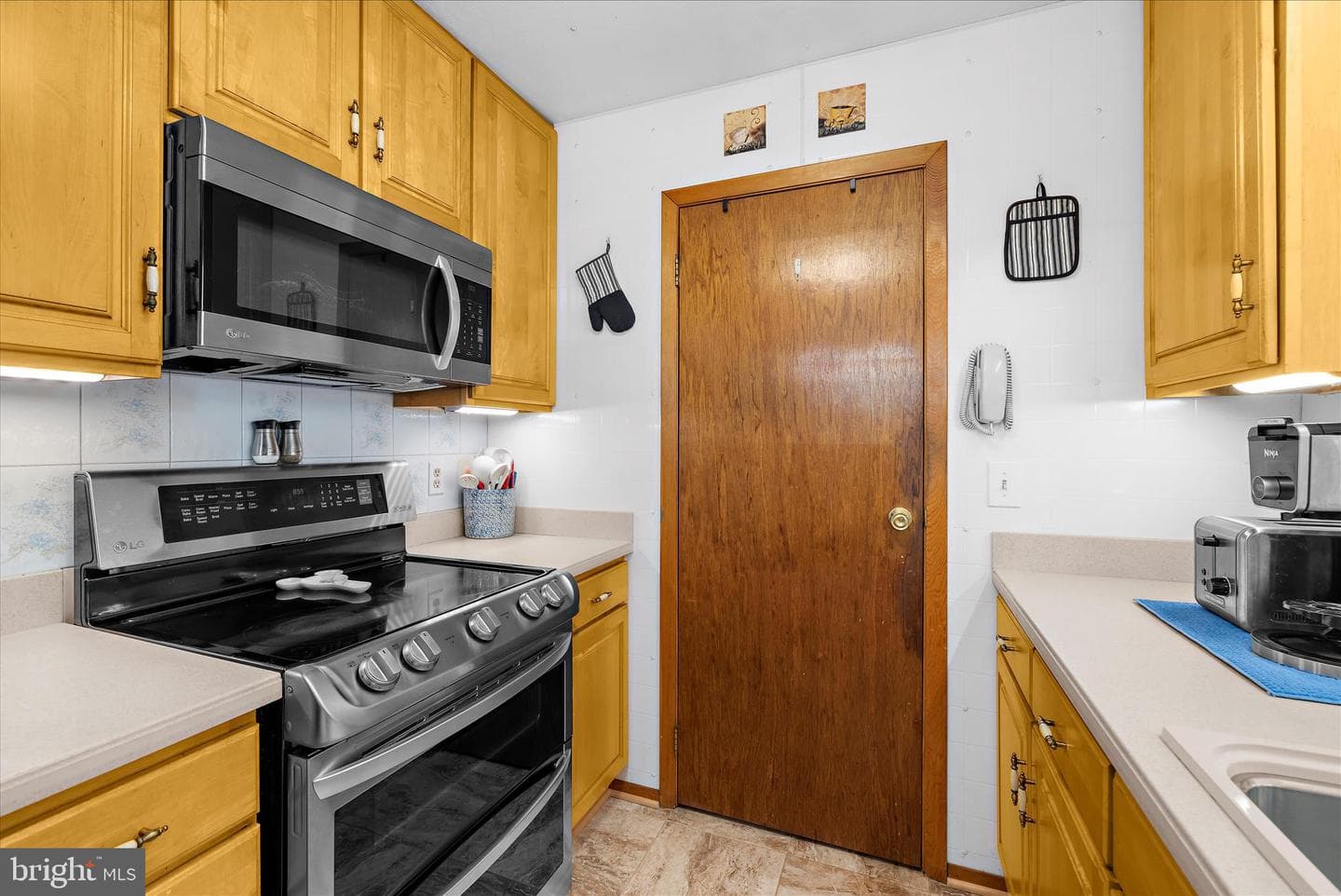 675 211th Street photo 17