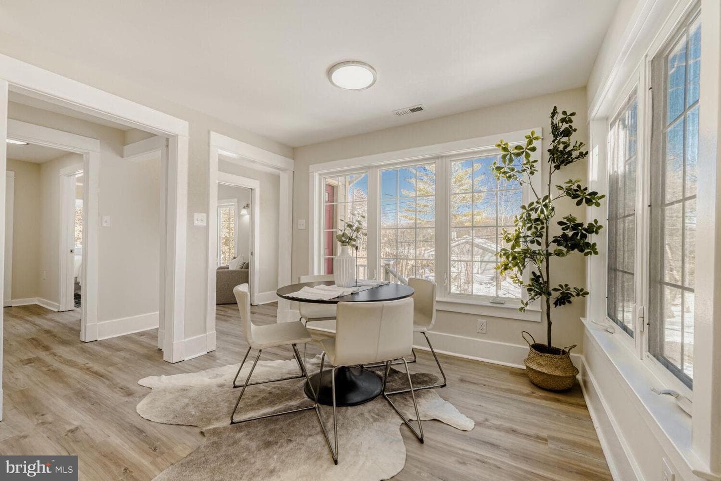 1327 Bay Avenue photo 10