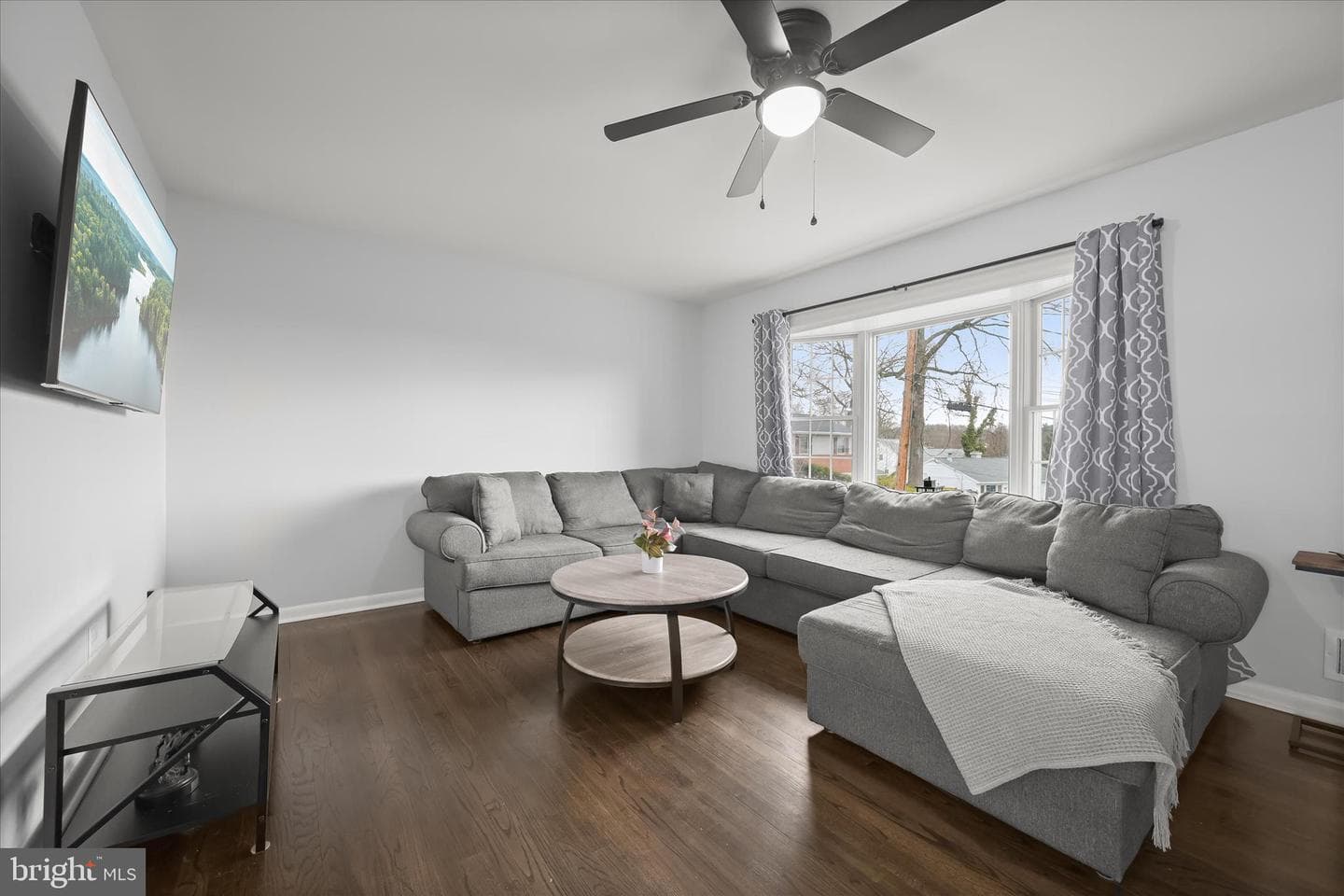 413 Elm Avenue photo 5
