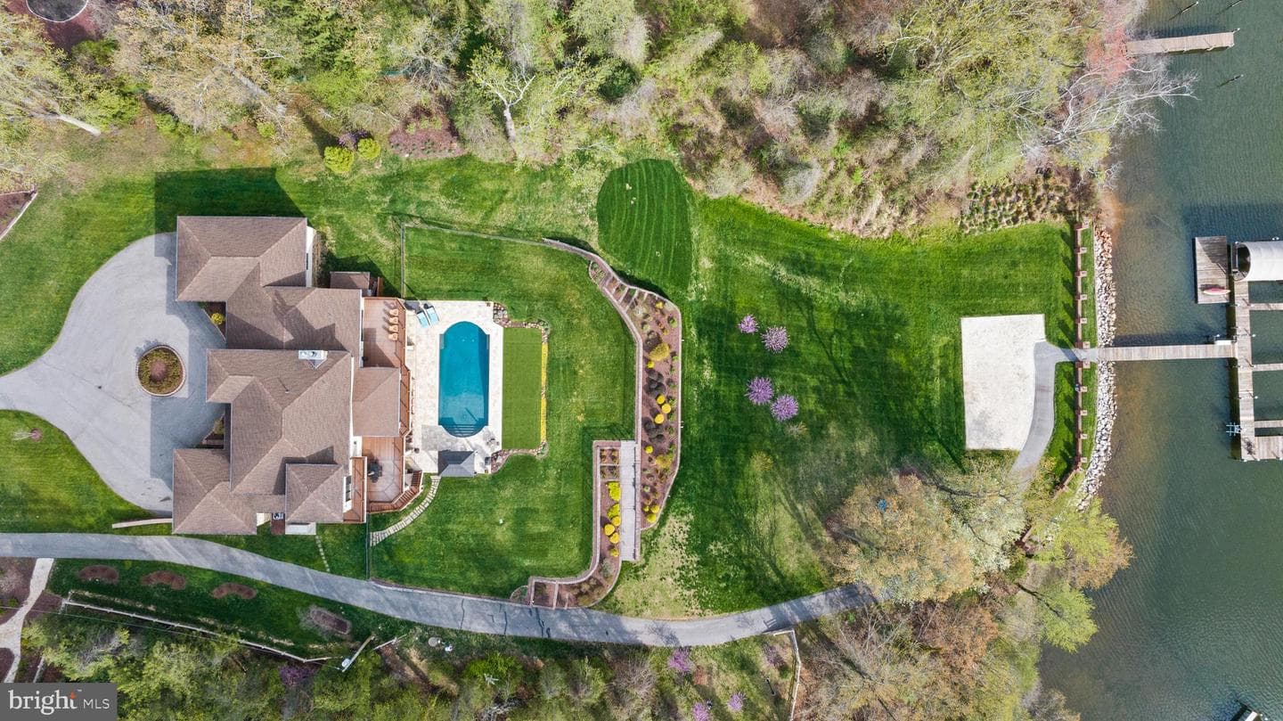 423 Benfield Road photo 41