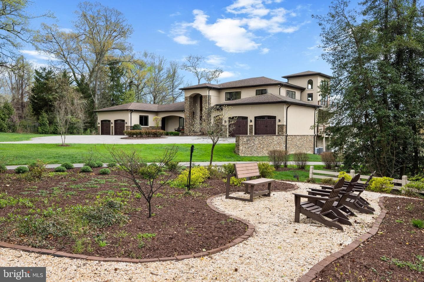 423 Benfield Road photo 7