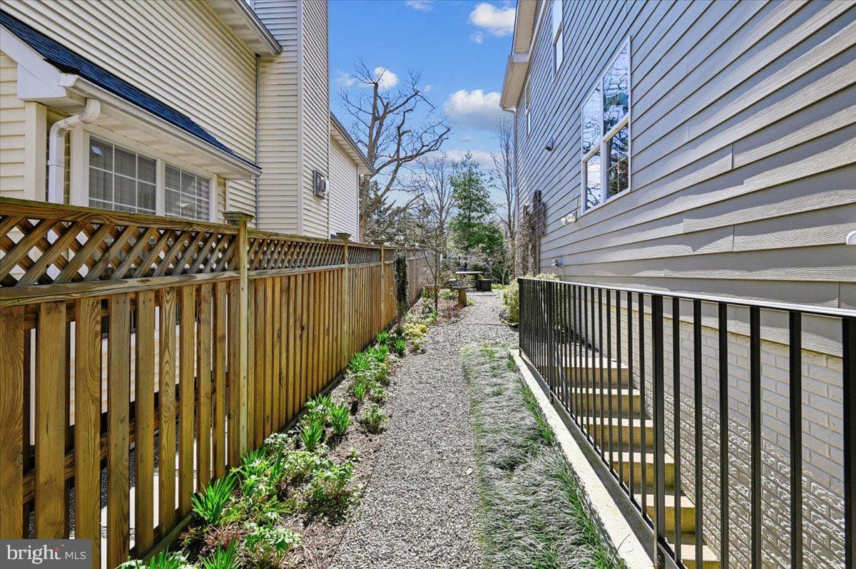 1109 Boucher Avenue photo 55