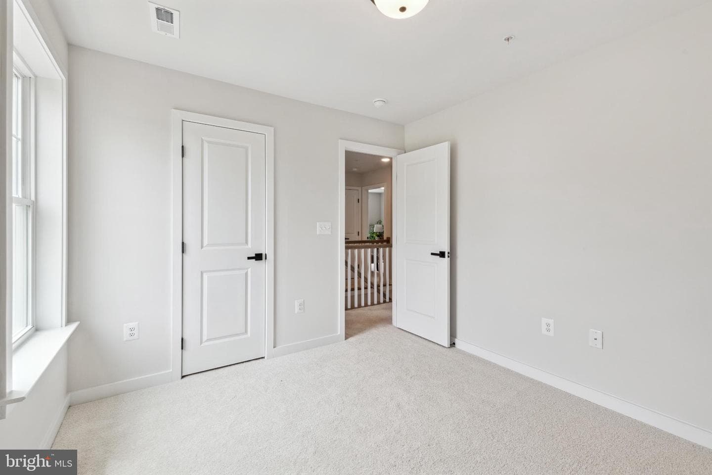 7713 Woodlawn Avenue photo 24