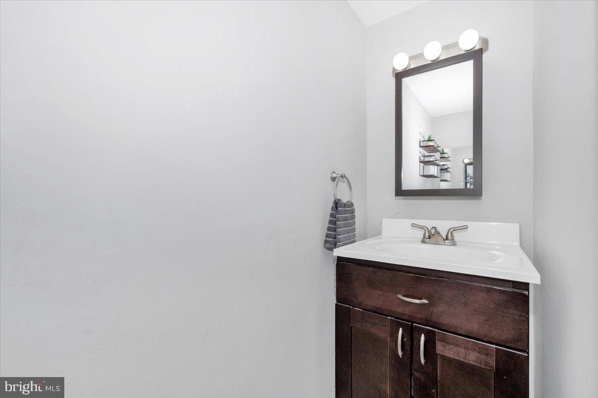 241 Armstrong Lane photo 18