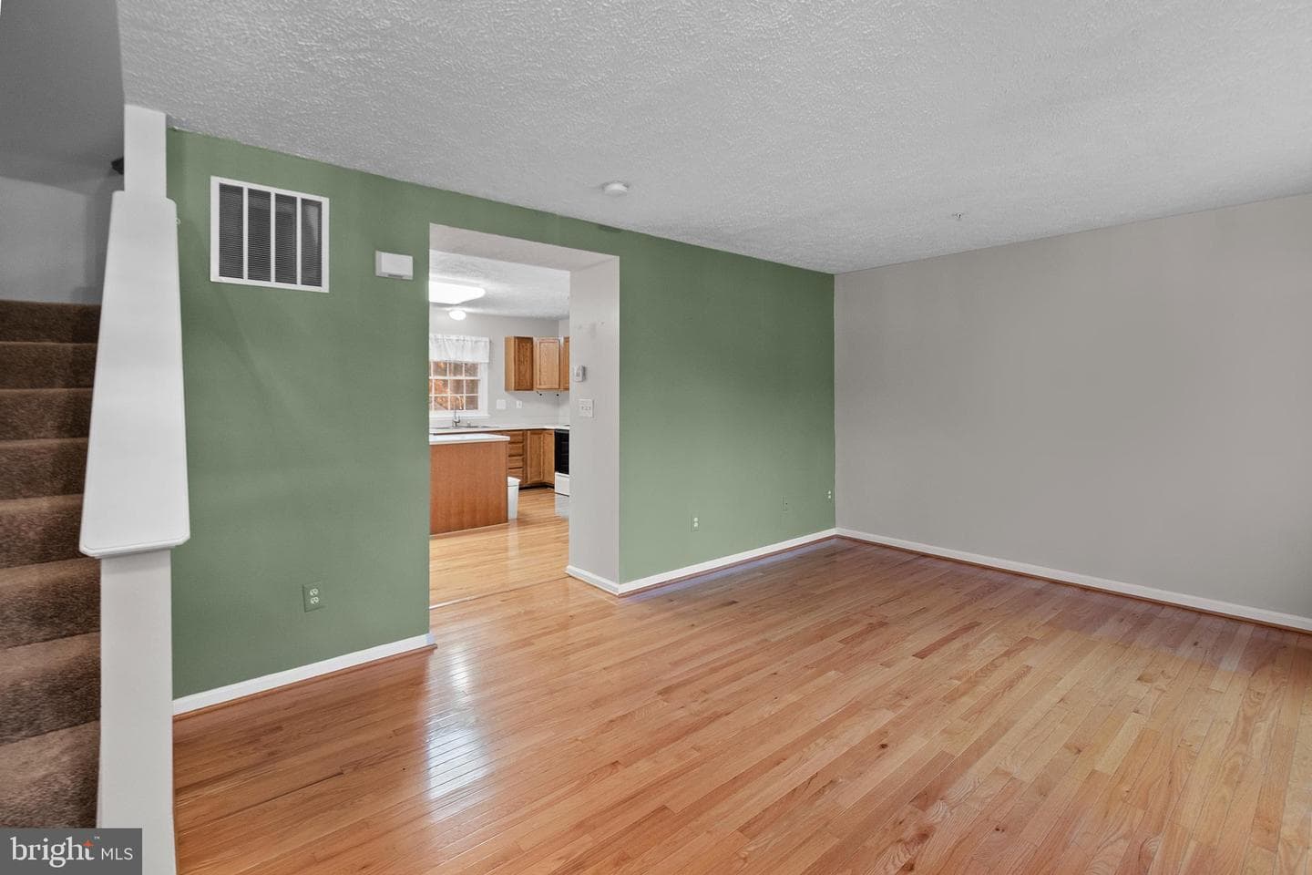 1035 Chestnut Cove Drive photo 3