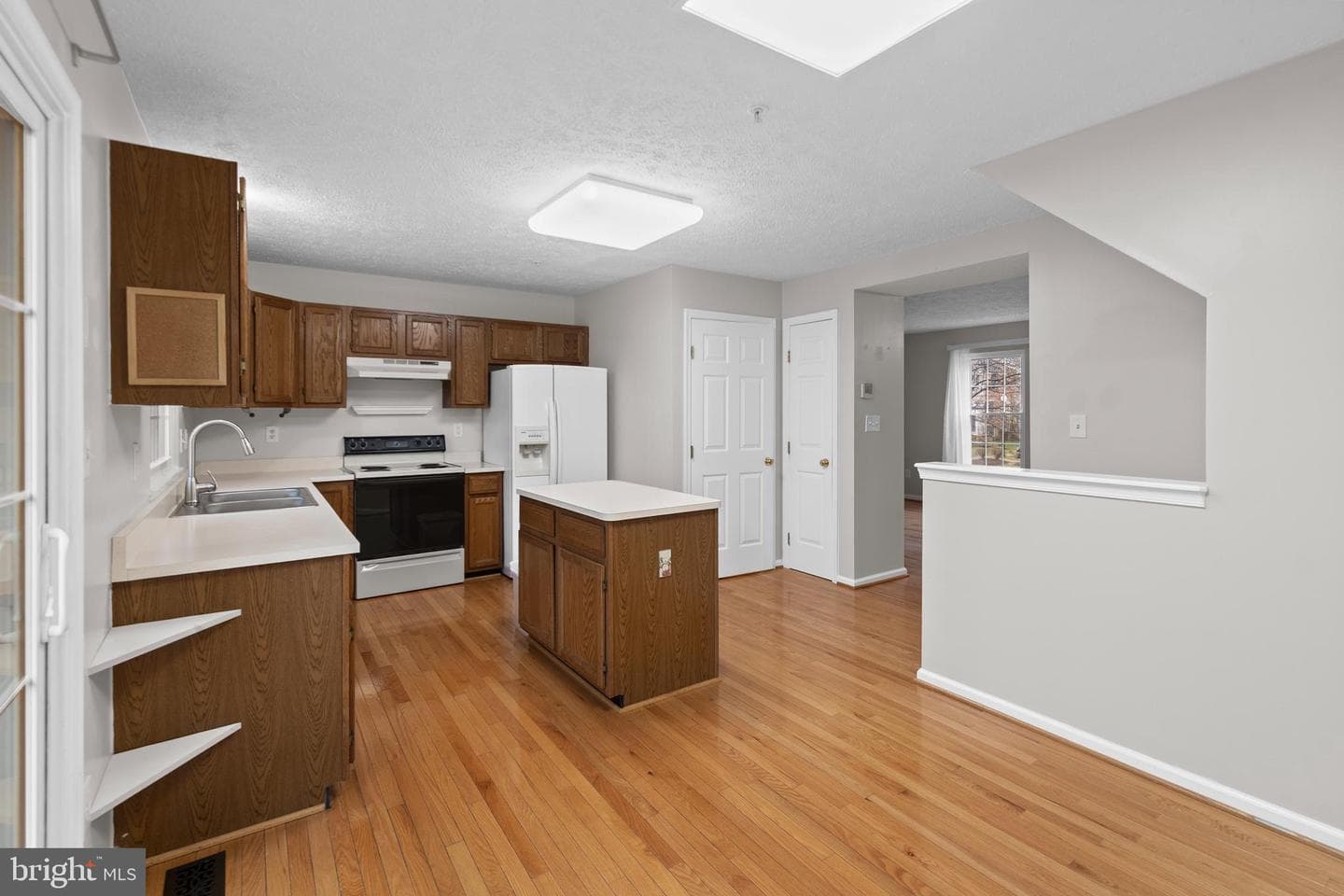 1035 Chestnut Cove Drive photo 9