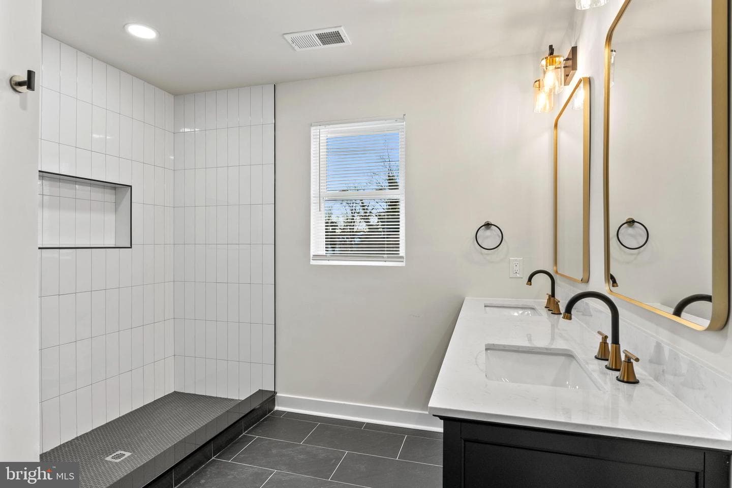 148 Jefferson Street photo 21
