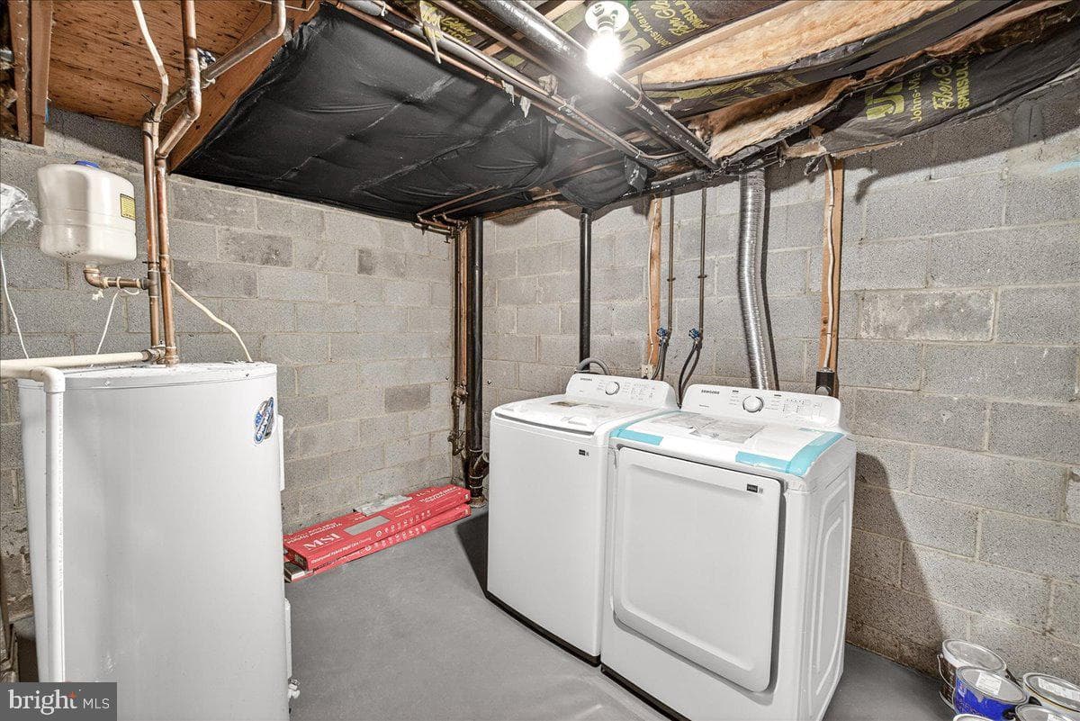 492 West Court photo 22