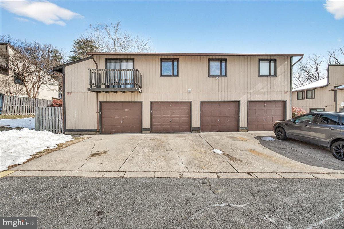 492 West Court photo 24