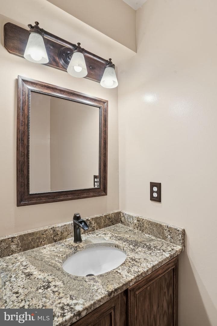 562 Whitney Road photo 10