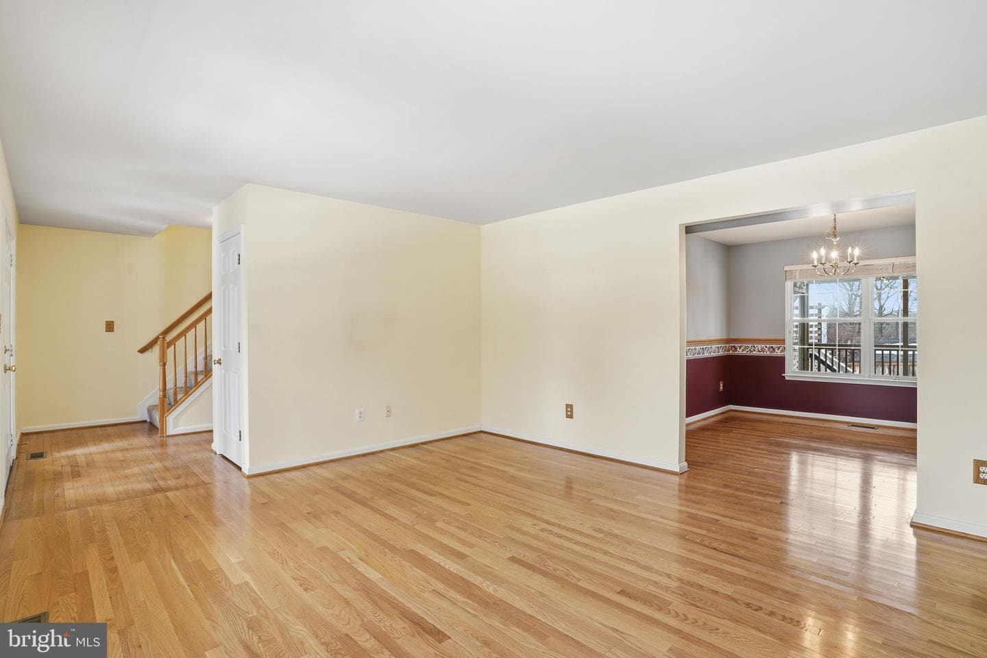 562 Whitney Road photo 4