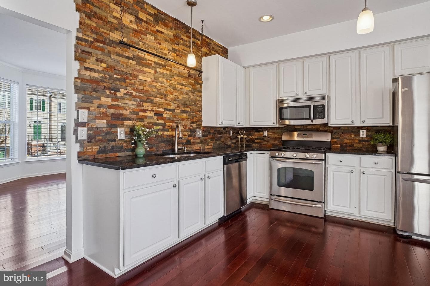 12 Harbour Heights Drive photo 2