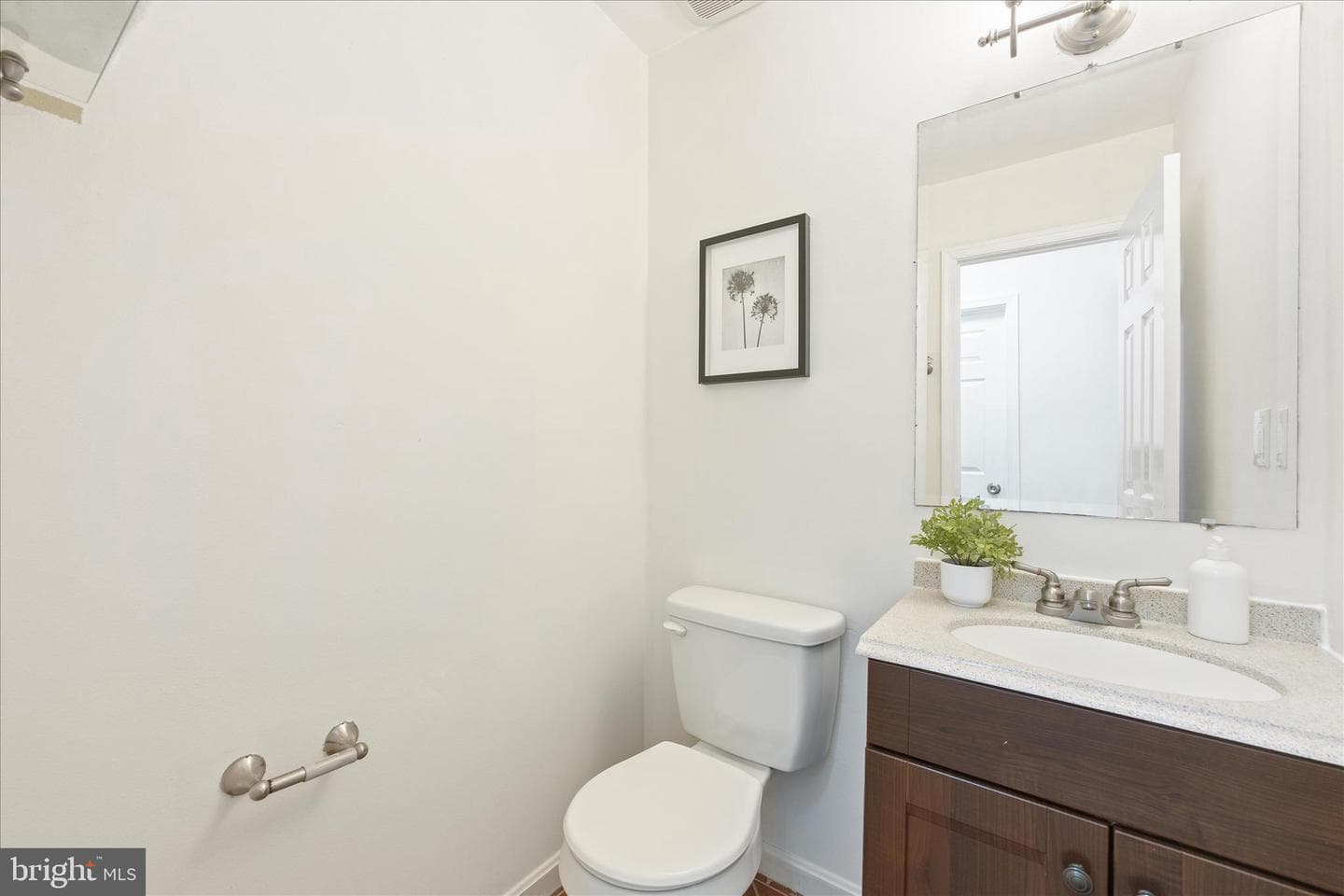 1819 Oriole Court photo 12