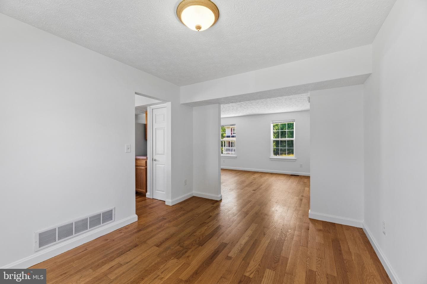 7756 Everd Avenue photo 9