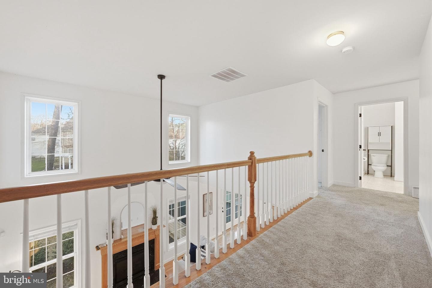 1110 Thompson Avenue photo 22