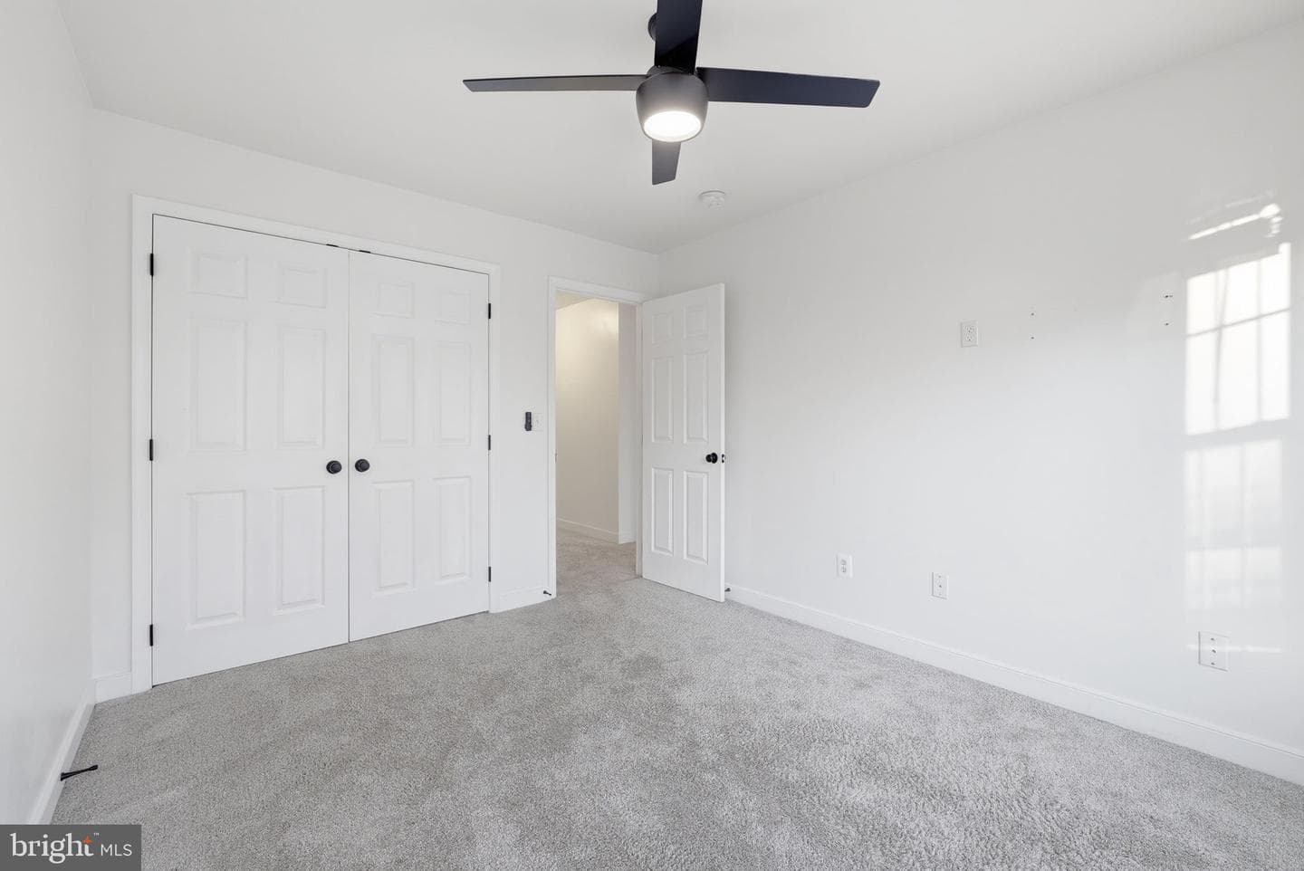 1110 Thompson Avenue photo 36