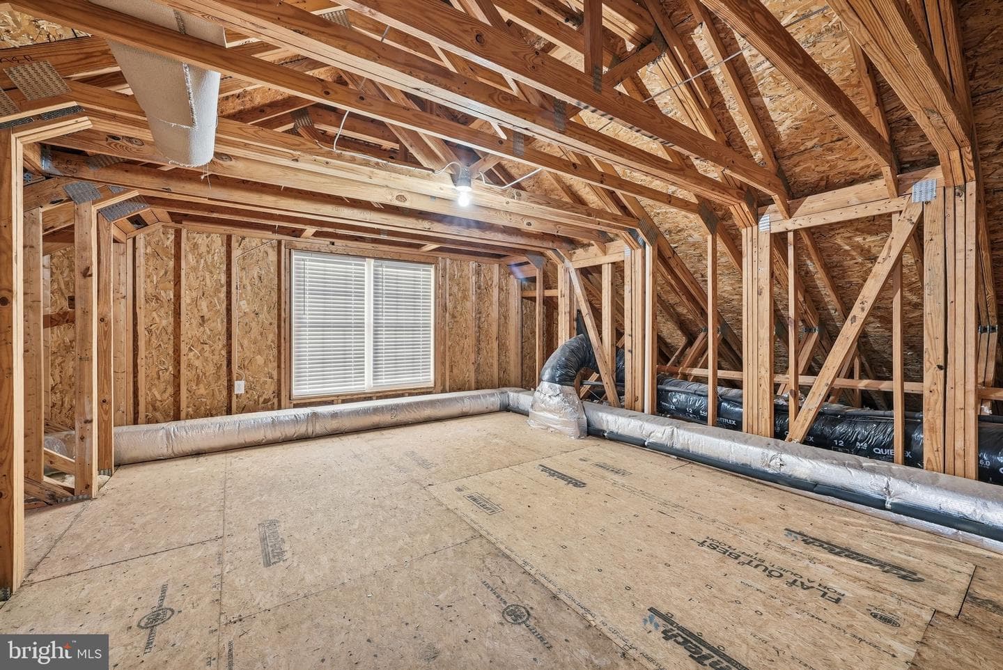 1110 Thompson Avenue photo 39