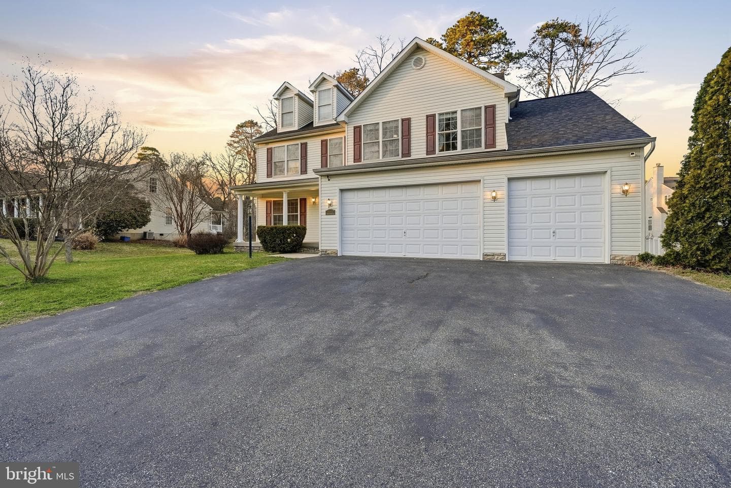 1110 Thompson Avenue photo 41
