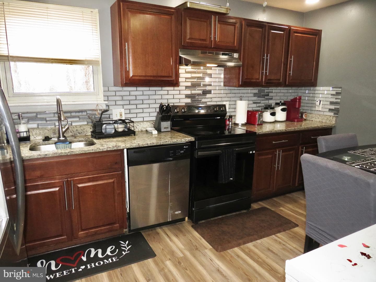 494 Kenilworth Court photo 7