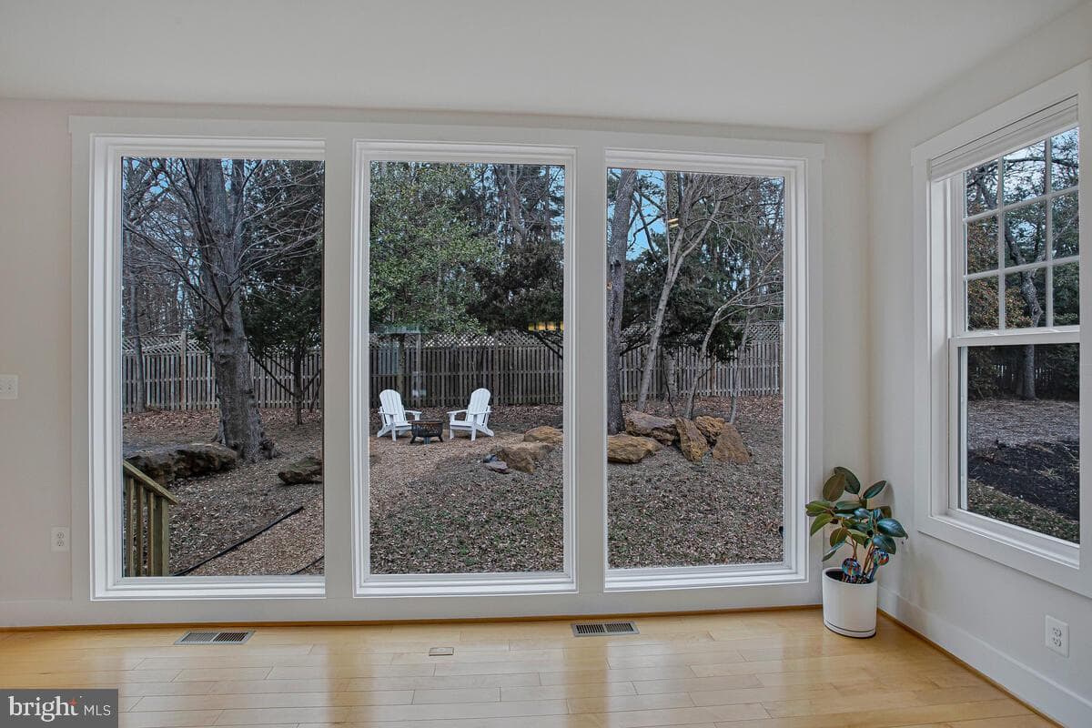 408 Kosmill Drive photo 12