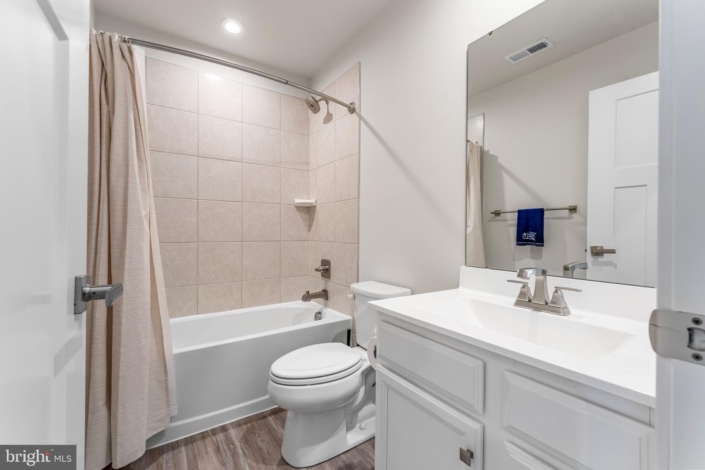 528 Levanna Lane photo 8