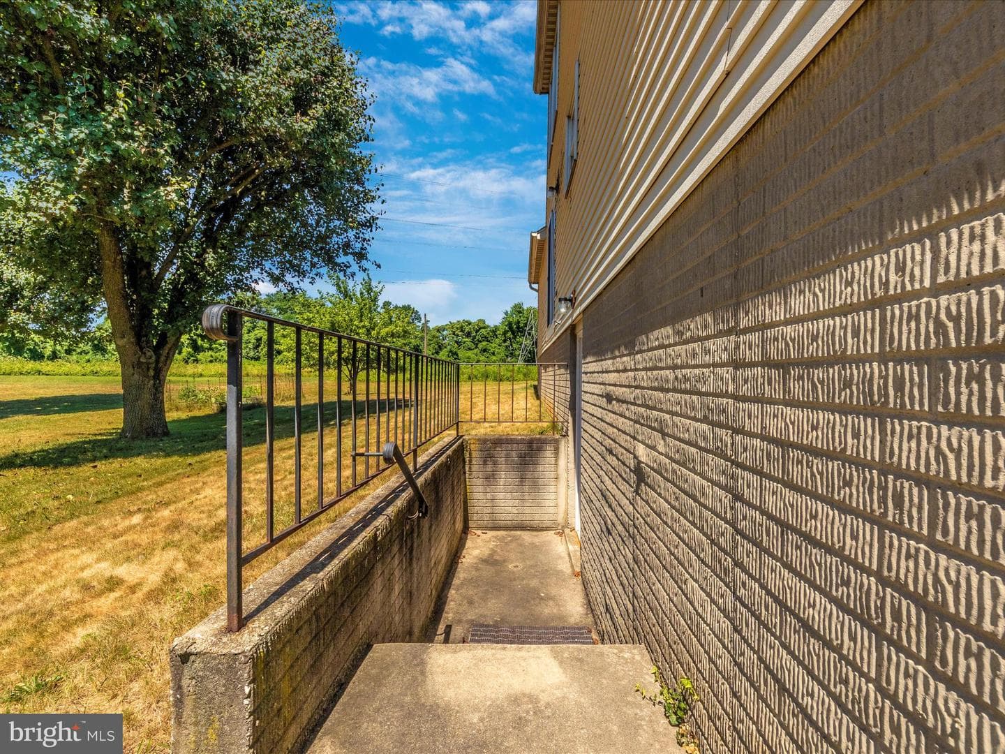 724 Sunnyfield Lane photo 2