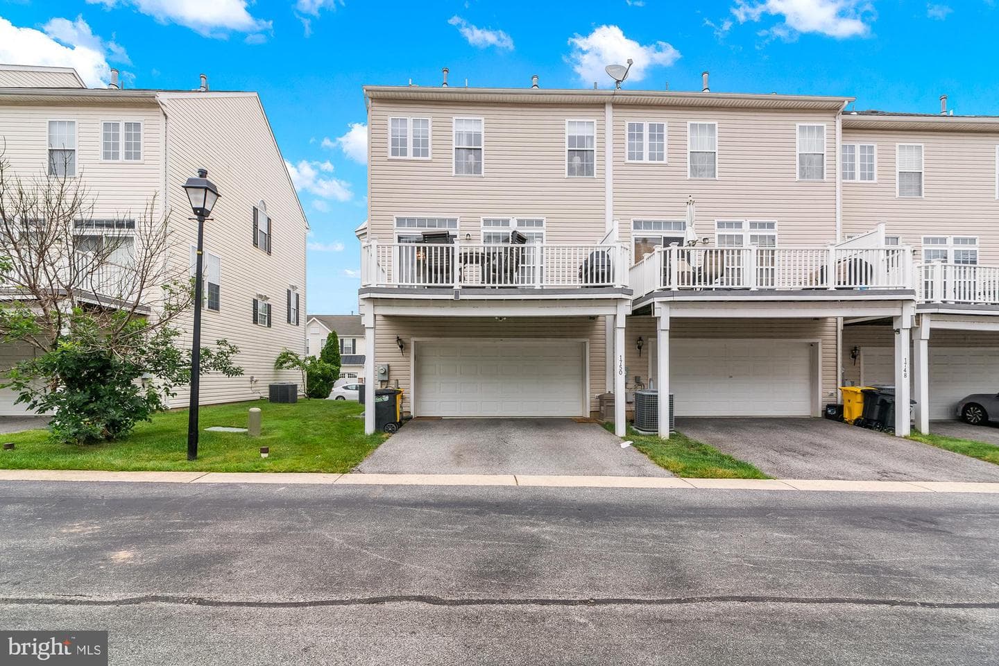 1750 Theale Way photo 4