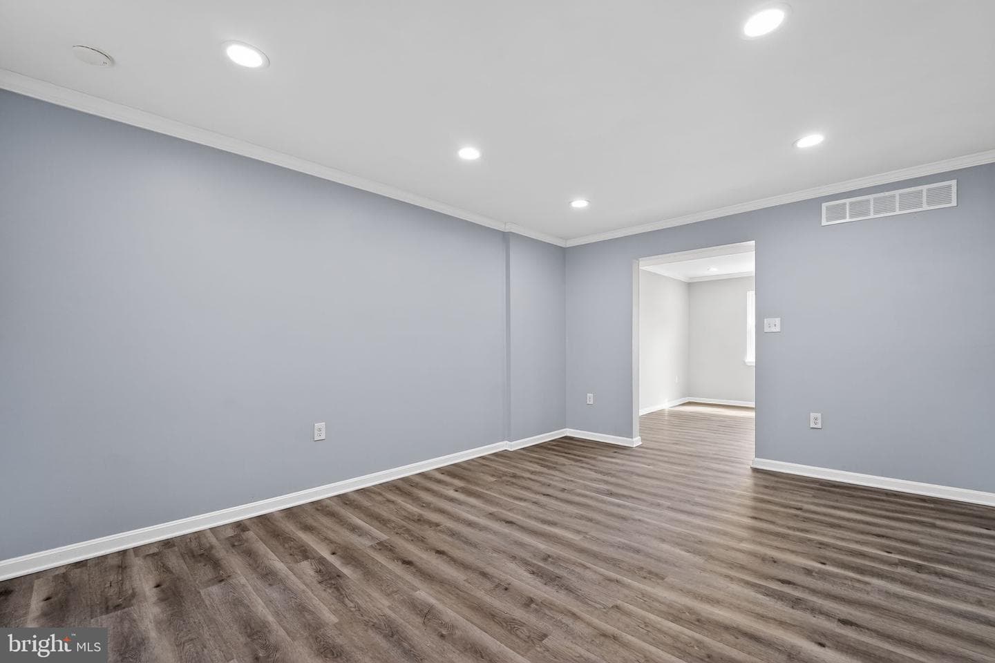 8215 Tomlinson Court photo 2
