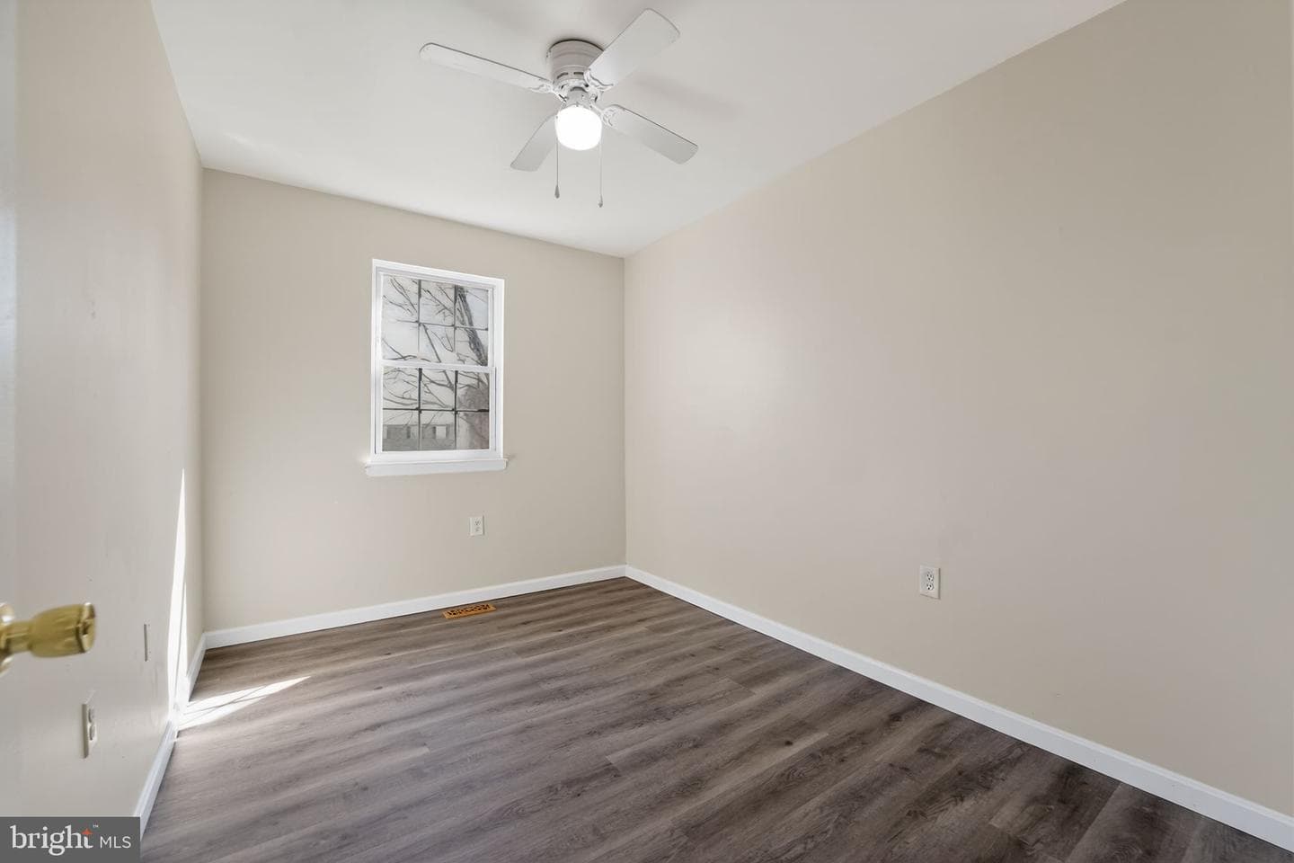 8215 Tomlinson Court photo 20