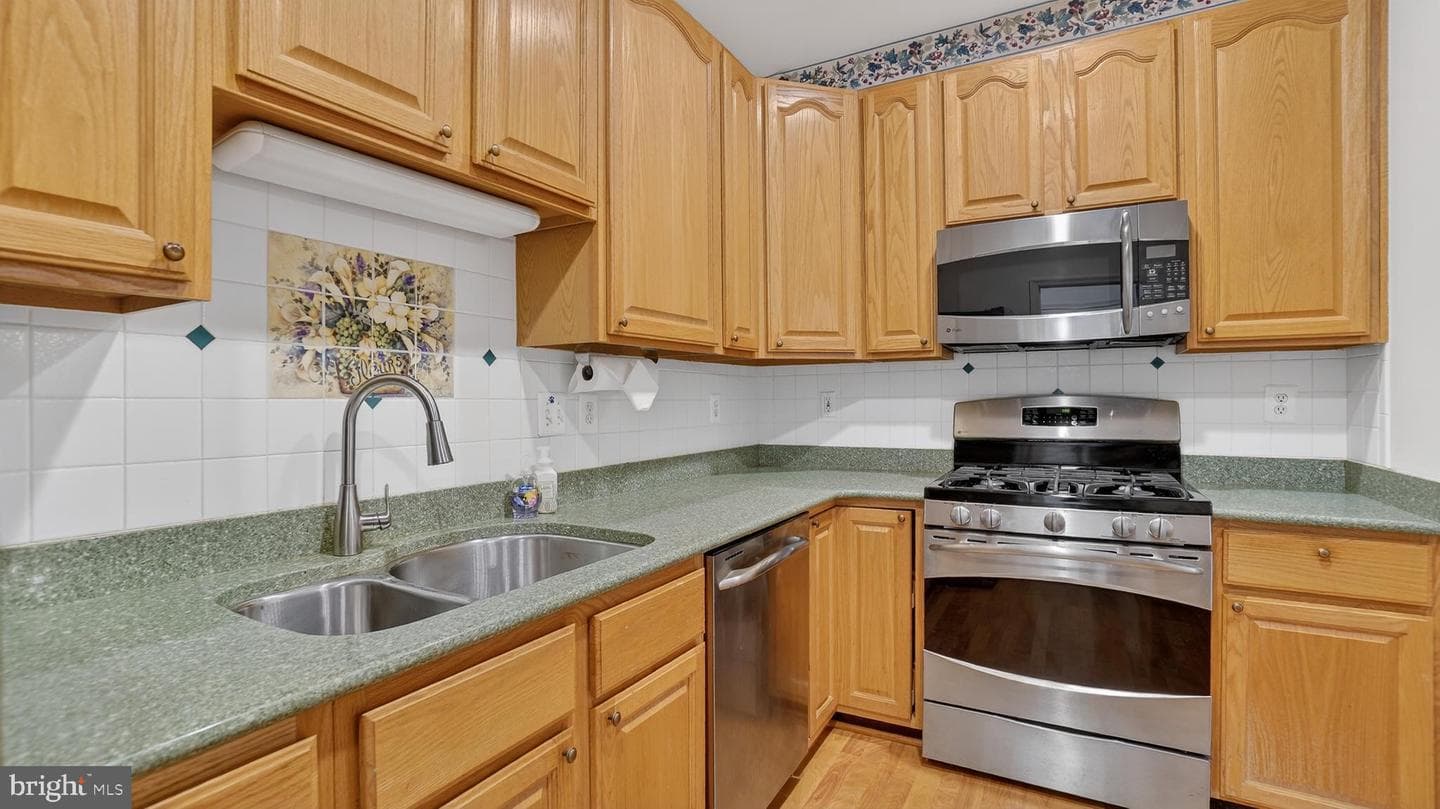 926 Perry Landing Court photo 15
