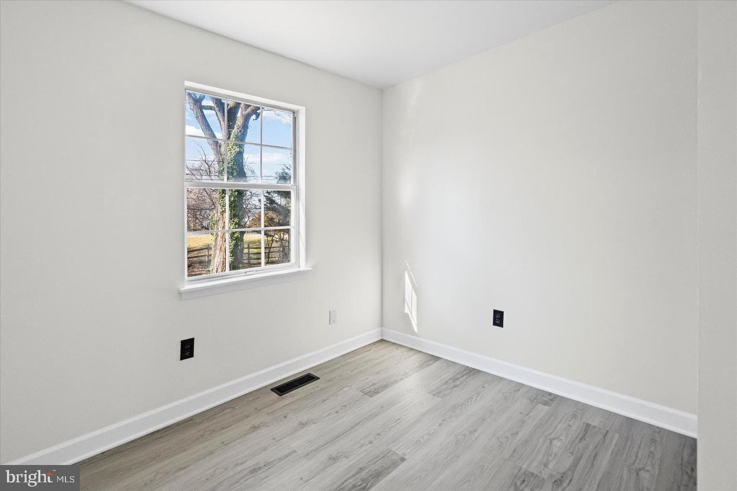 237 Poplar Avenue photo 29
