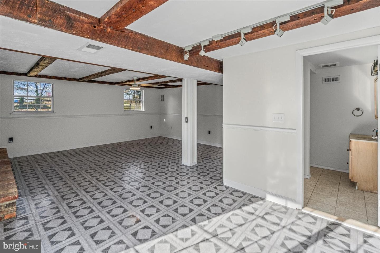237 Poplar Avenue photo 42