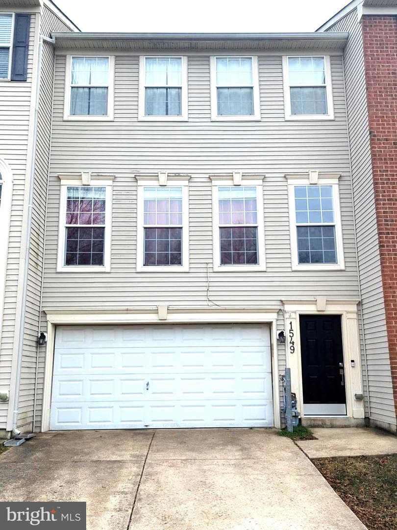 1549 Falling Brook Ct