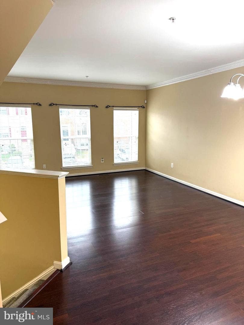 1549 Falling Brook Court photo 8