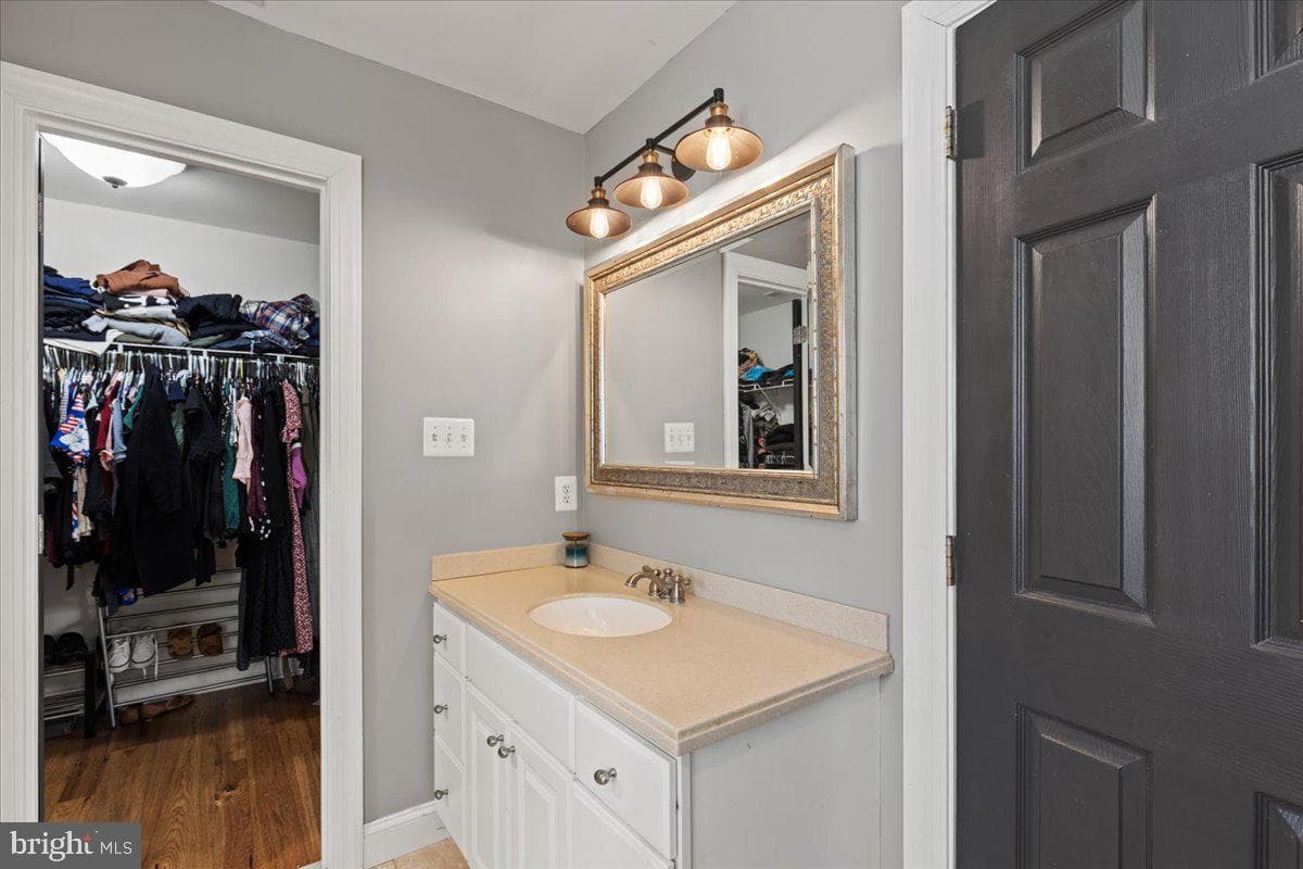 1066 Walnut Avenue photo 33