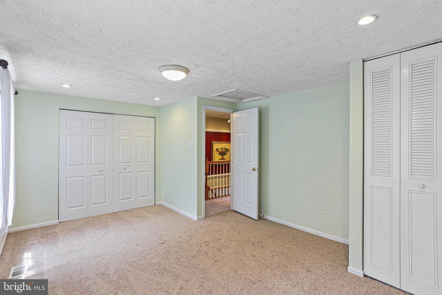654 Willowby Run photo 8